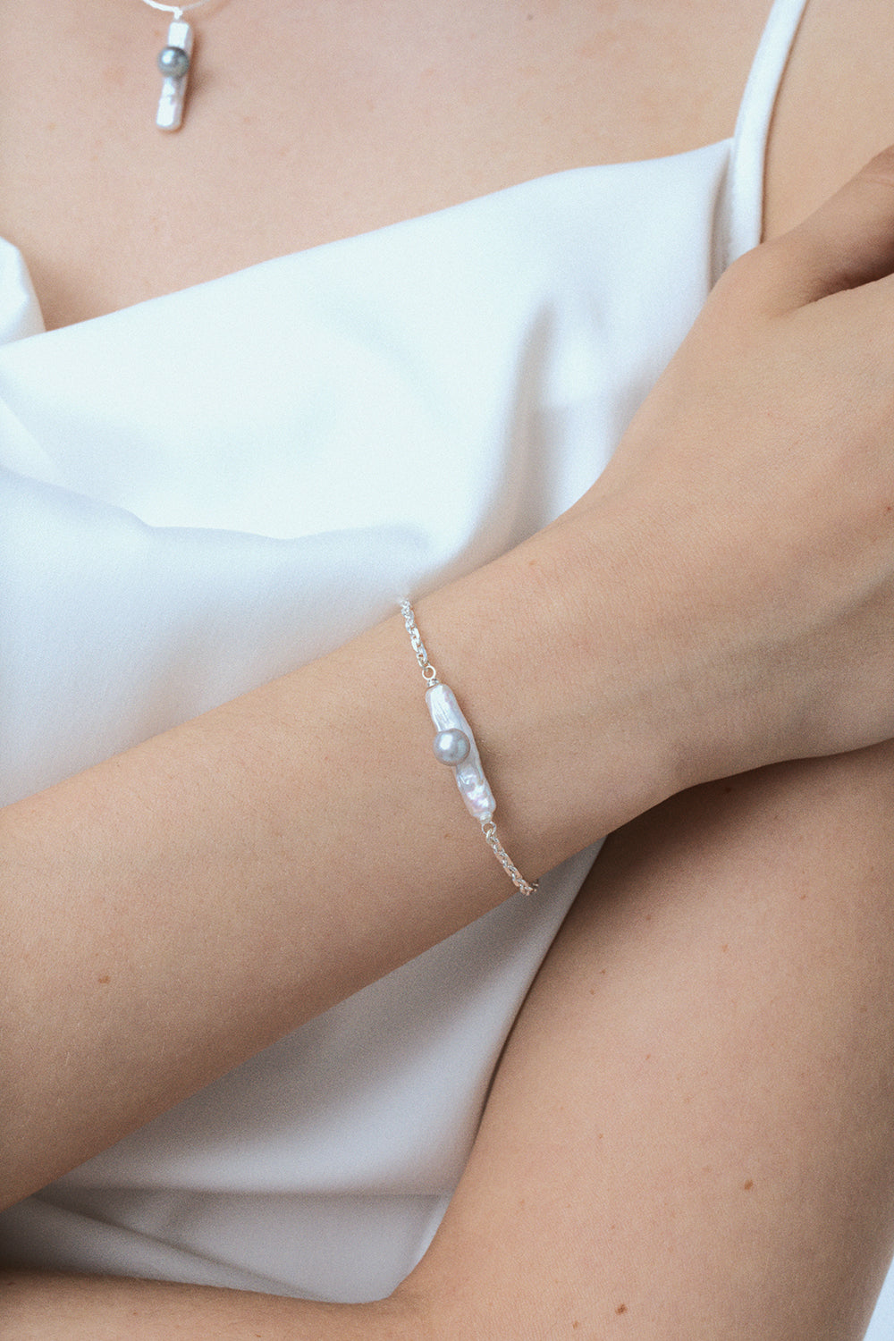 Akoya Silver Bar Geometirc Bracelet
