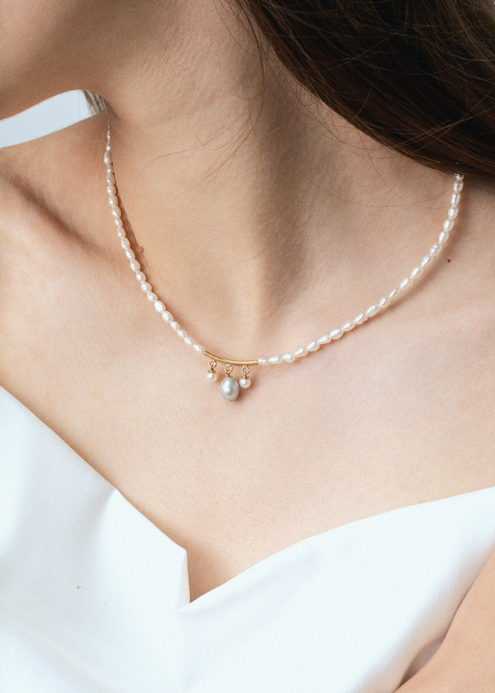 Natural Petite Pearl and Mini Balance Beam Necklace